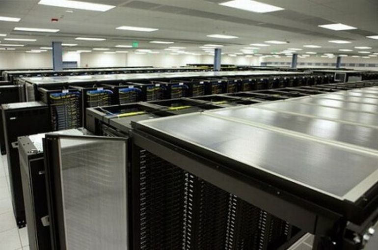 Facebook Servers